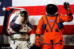 NASA公布40年首款全新太空服，登月不再“兔子跳